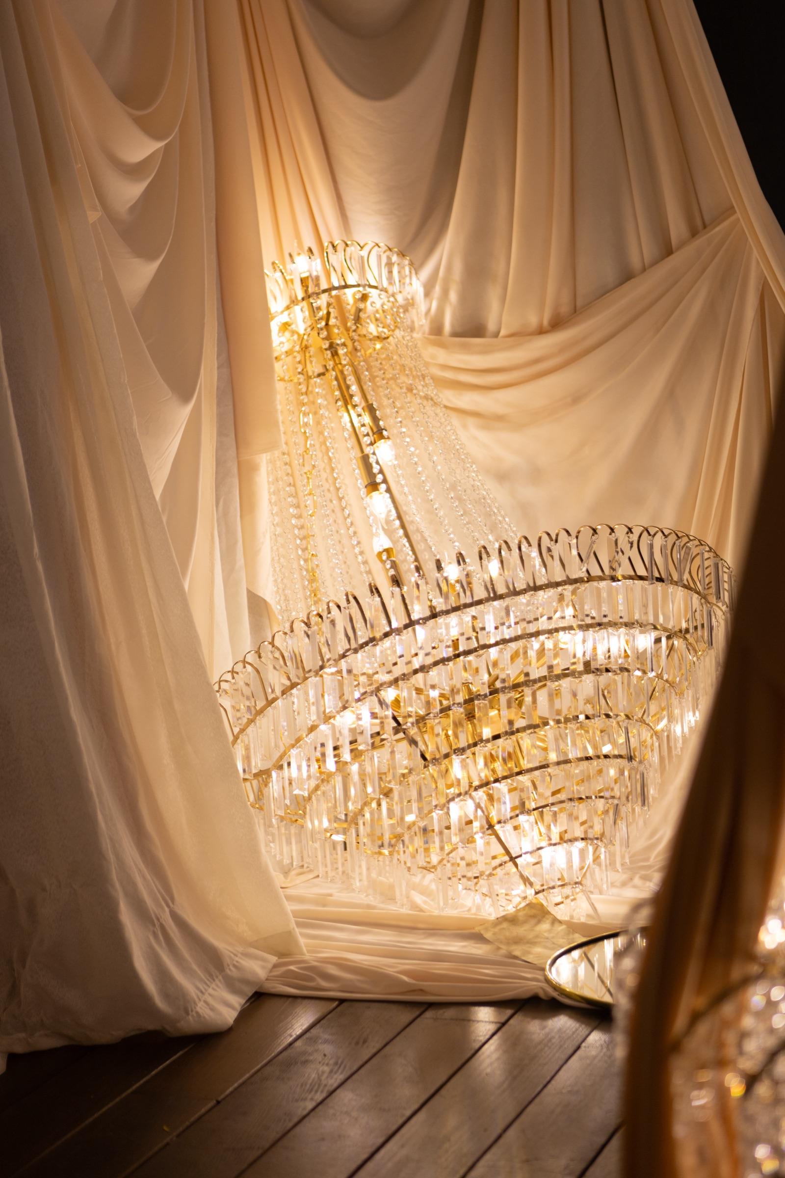 Crystal Chandelier thumbnail 5