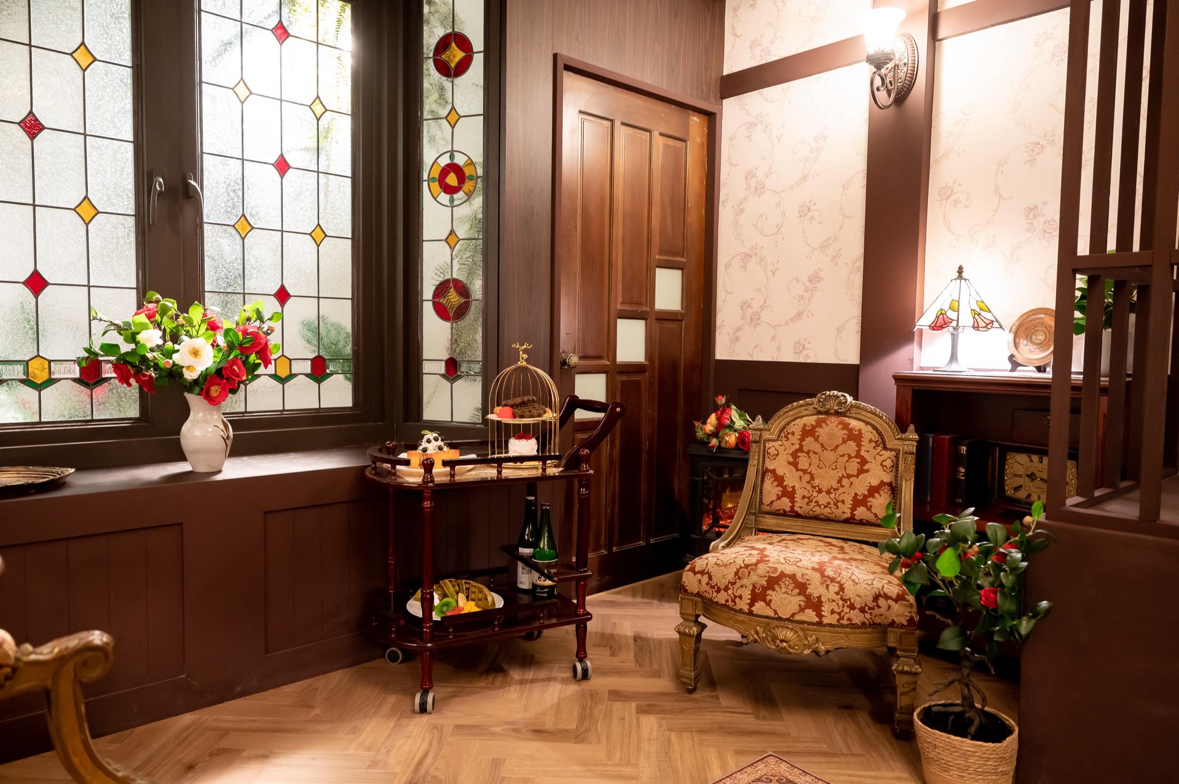Camellia Room thumbnail 5