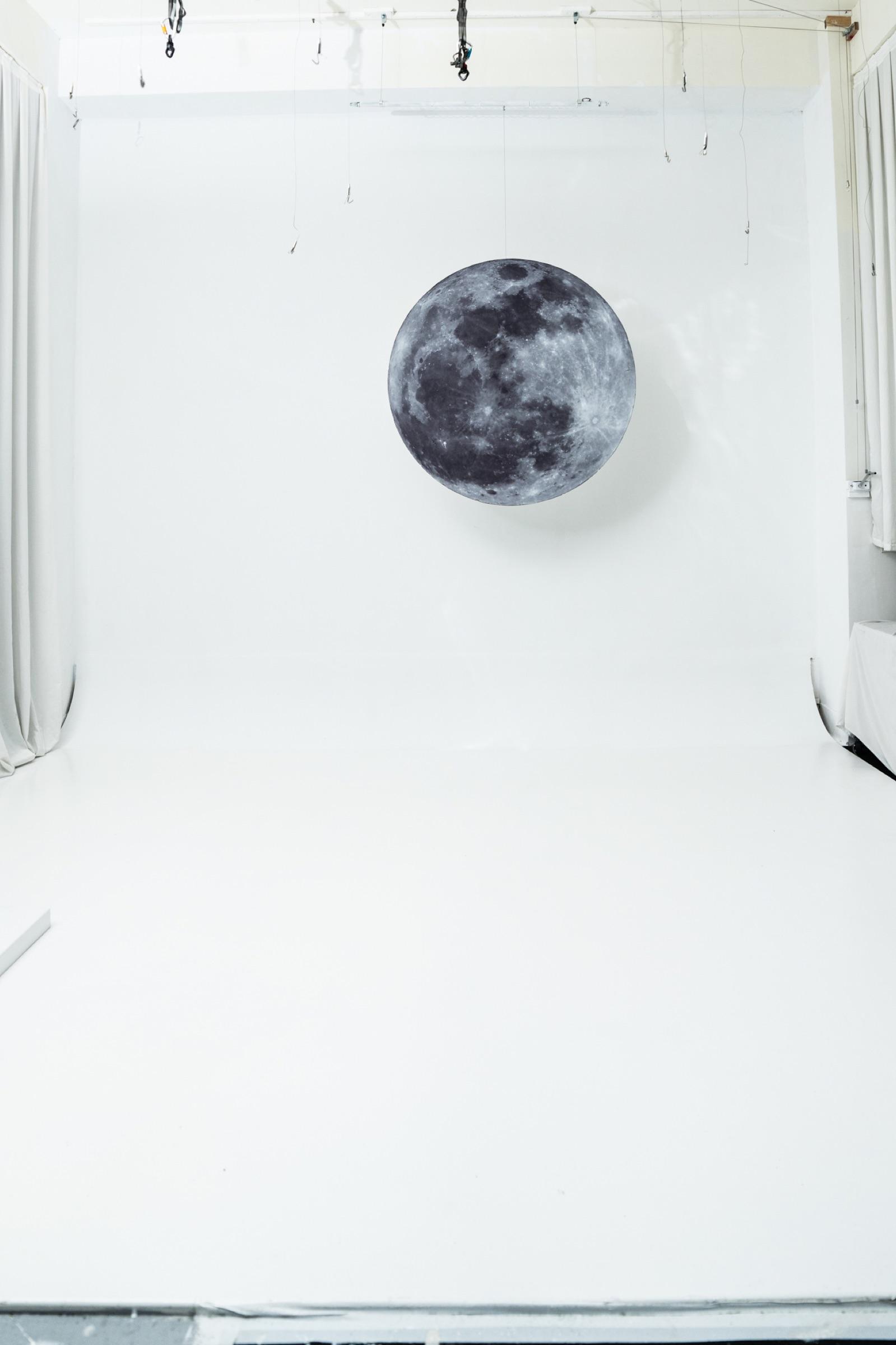 Creative White Room thumbnail 11