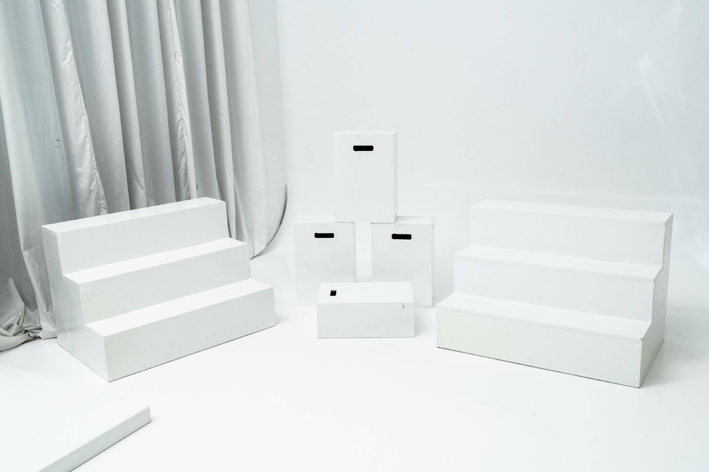 Creative White Room thumbnail 4