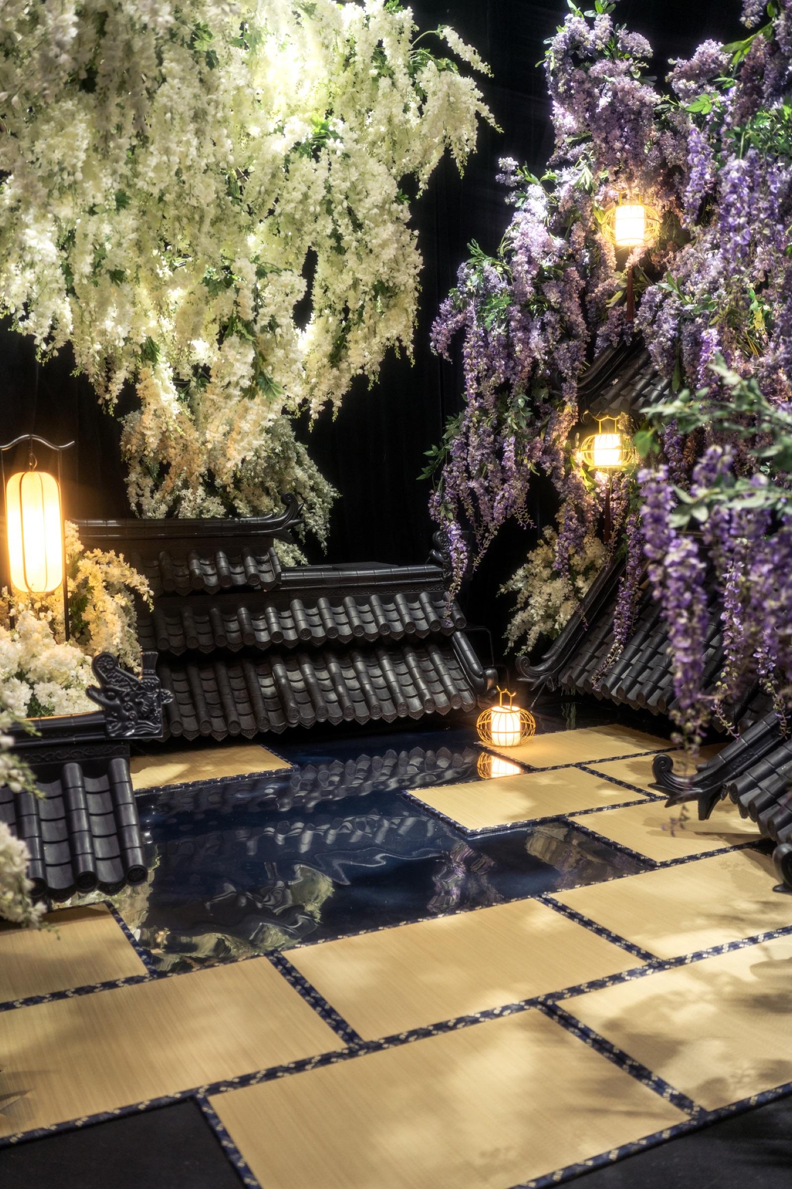 Leap Across the Eaves-Wisteria Courtyard thumbnail 14
