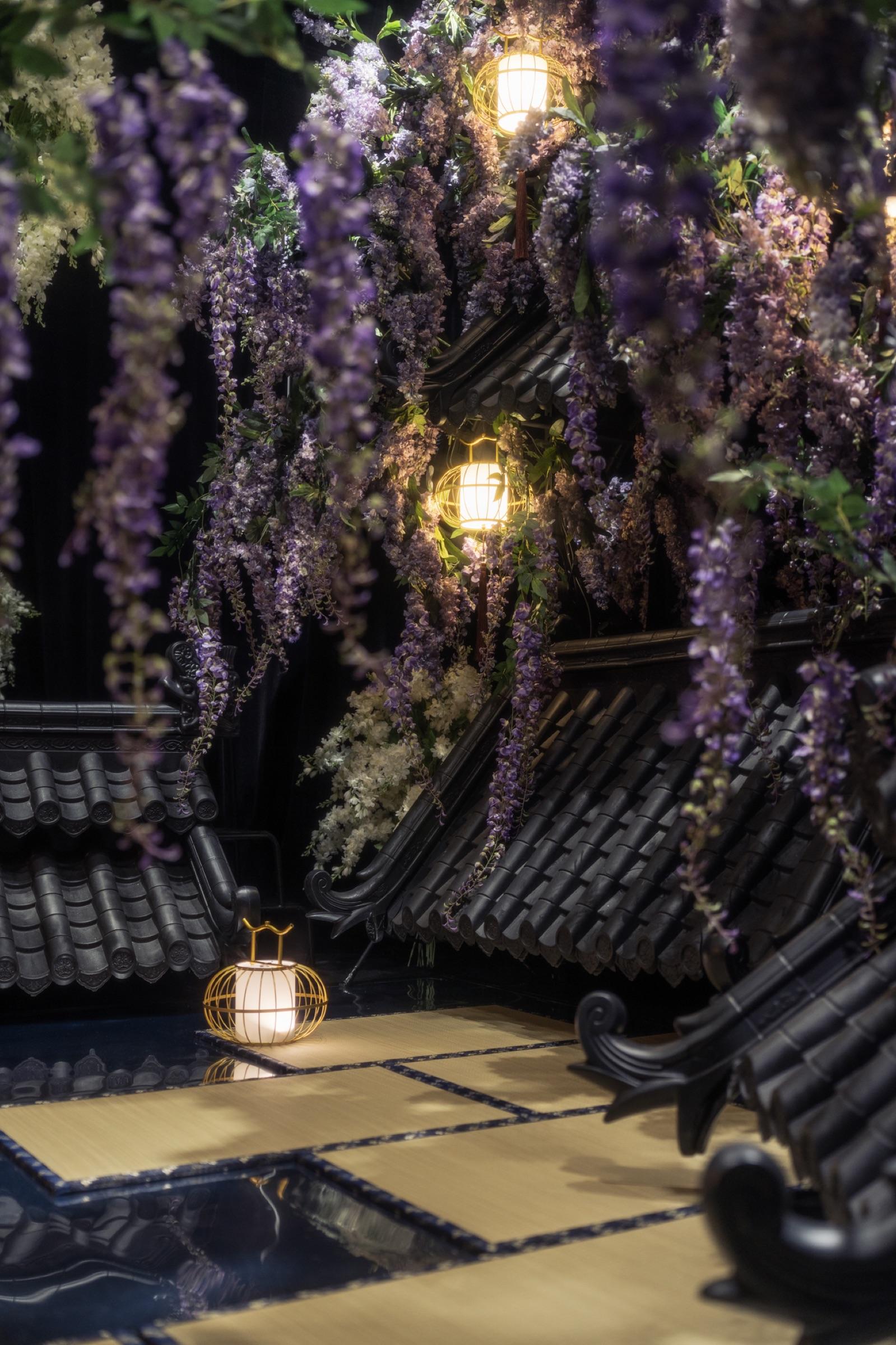 Leap Across the Eaves-Wisteria Courtyard thumbnail 6