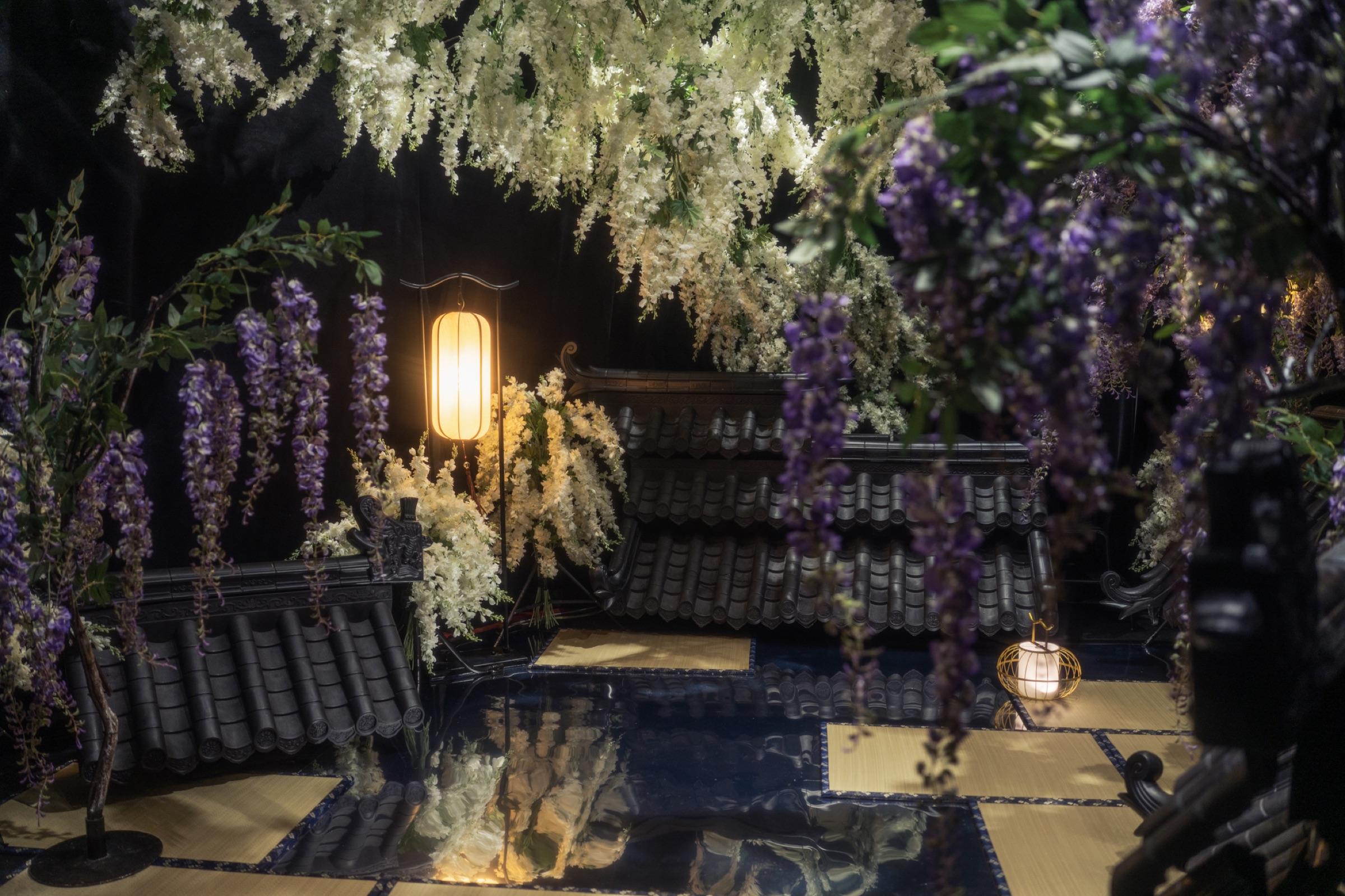 Leap Across the Eaves-Wisteria Courtyard thumbnail 7
