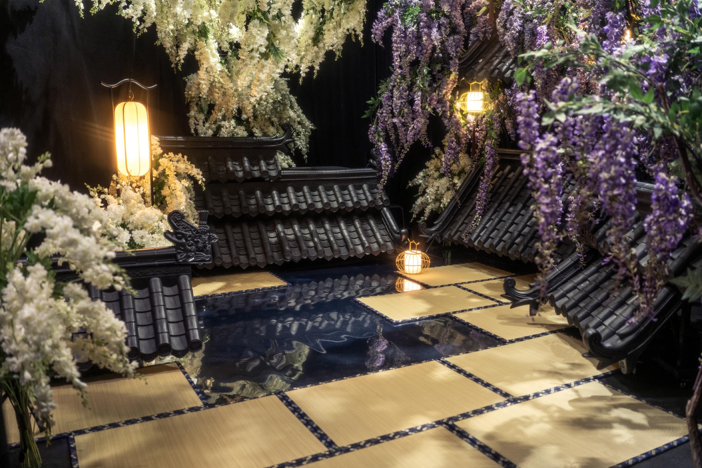 Leap Across the Eaves-Wisteria Courtyard thumbnail 10