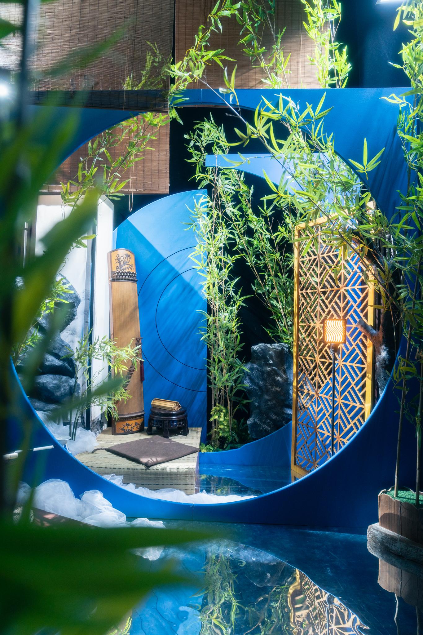 The Gilded Salon-Snow Plum Pavilion thumbnail 3