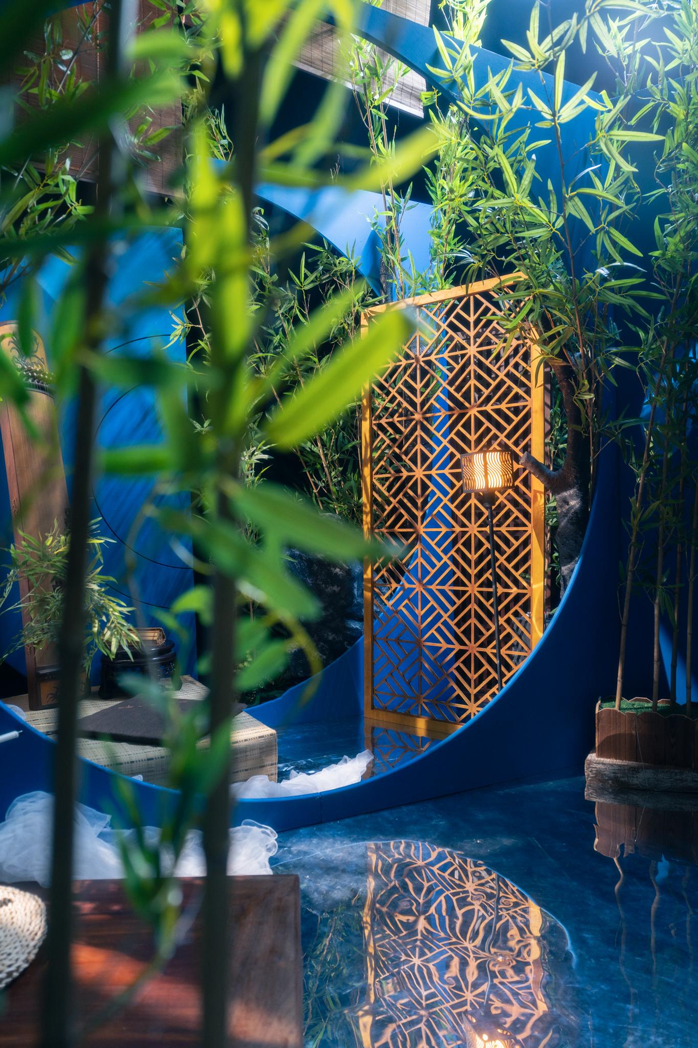 The Gilded Salon-Snow Plum Pavilion thumbnail 5