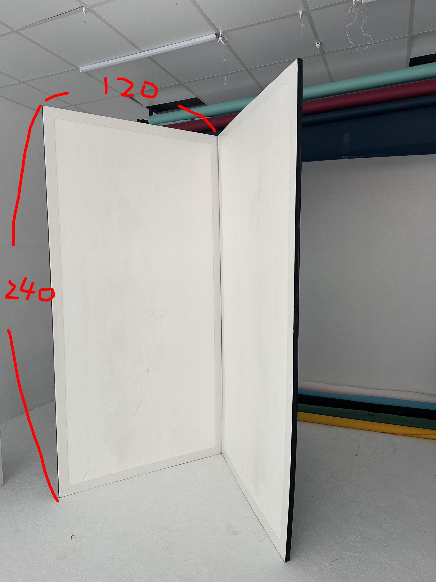 White Seamless Room thumbnail 8